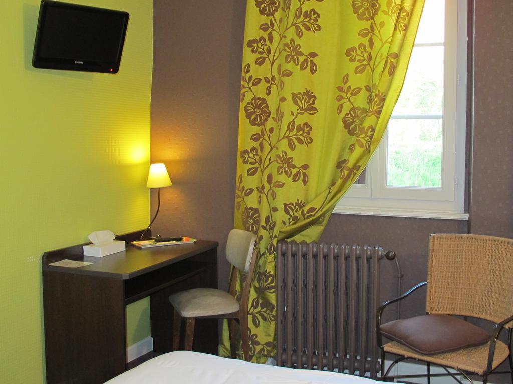 Logis Deshors-Foujanet Hotel Chamboulive Kültér fotó