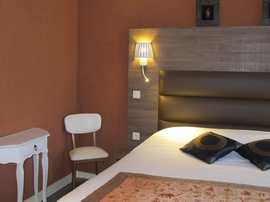 Logis Deshors-Foujanet Hotel Chamboulive Kültér fotó