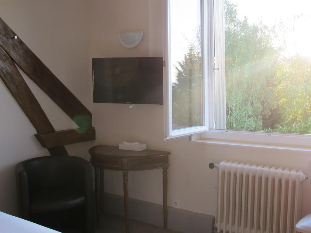 Logis Deshors-Foujanet Hotel Chamboulive Kültér fotó