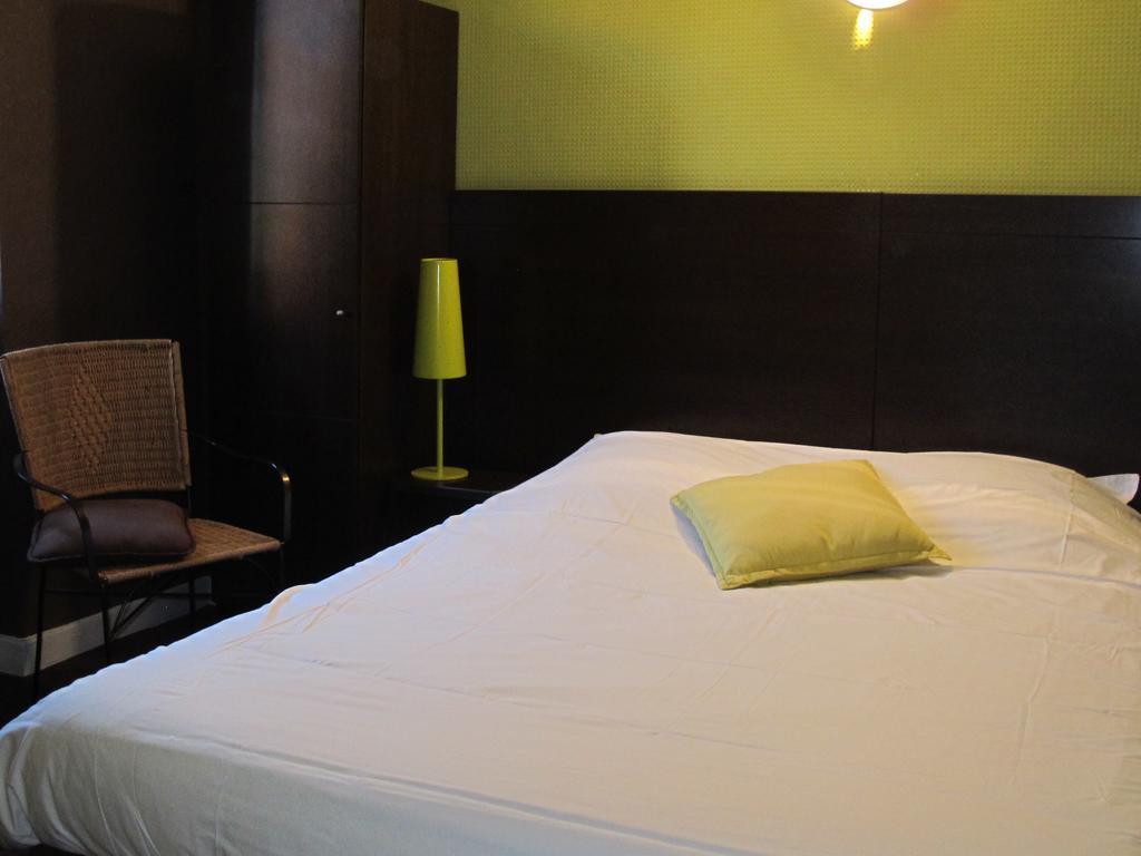 Logis Deshors-Foujanet Hotel Chamboulive Kültér fotó