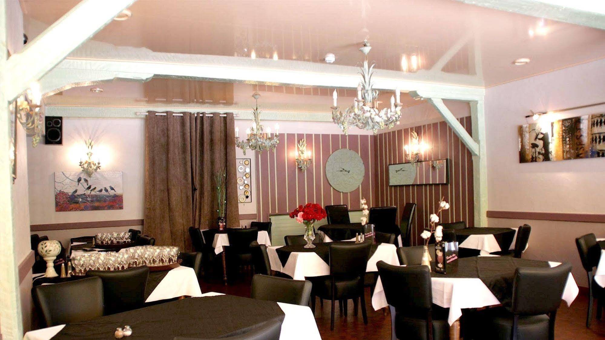 Logis Deshors-Foujanet Hotel Chamboulive Kültér fotó