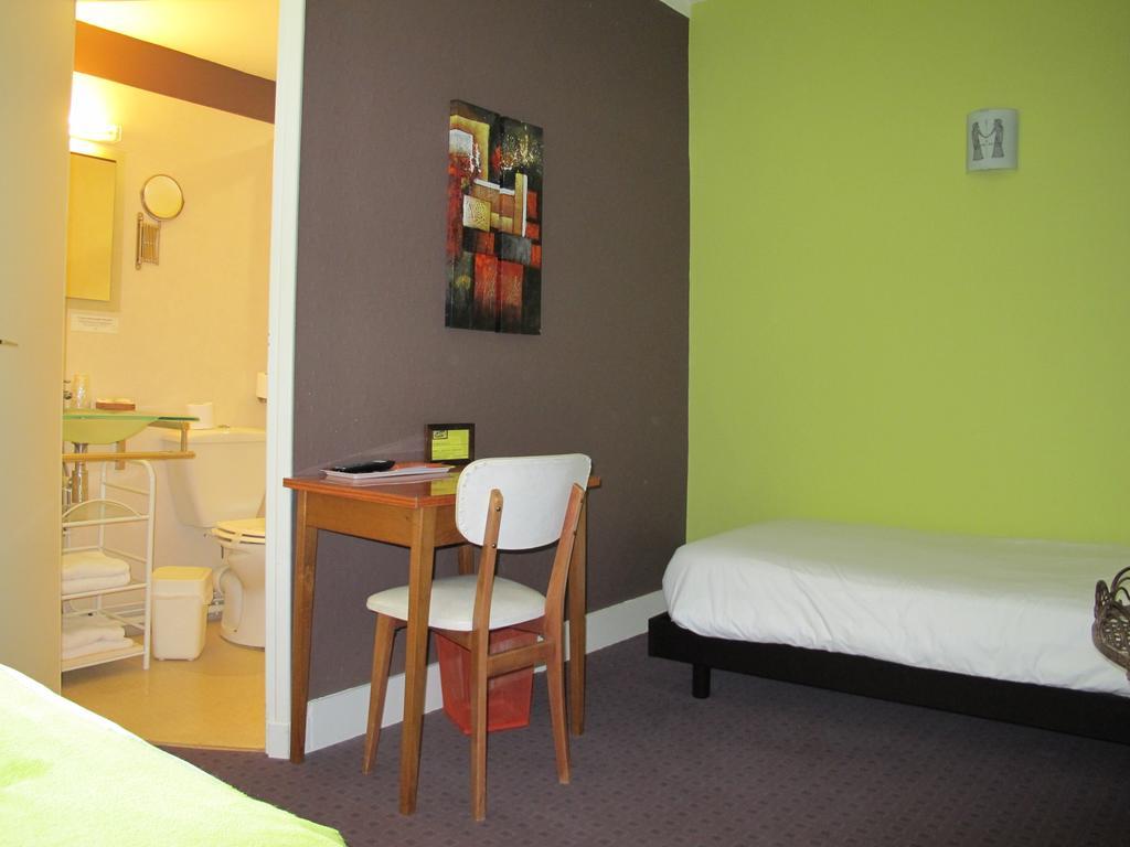 Logis Deshors-Foujanet Hotel Chamboulive Szoba fotó